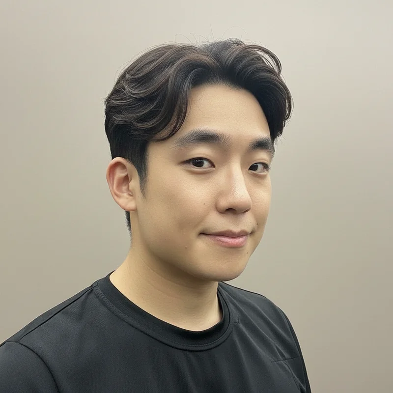 2025년 30대 남자 숏컷 반곱슬 넓은 이마 커버 추천 헤어스타일